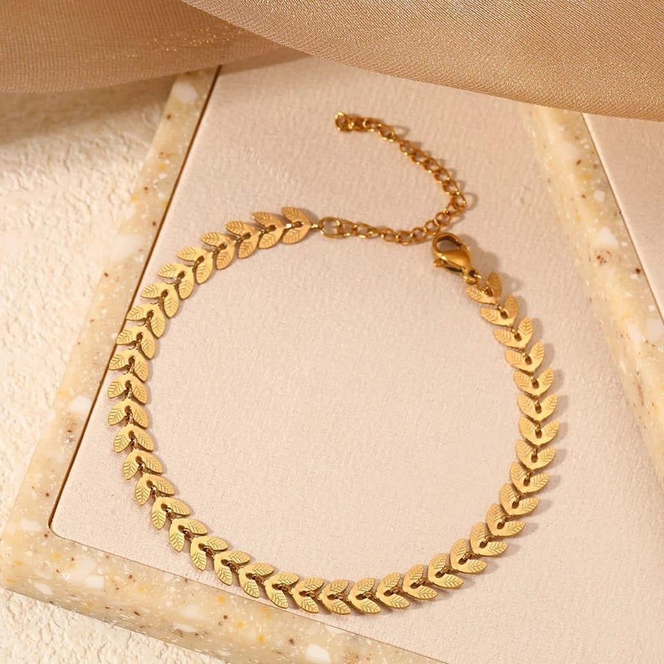 Leaf style chain bracelet